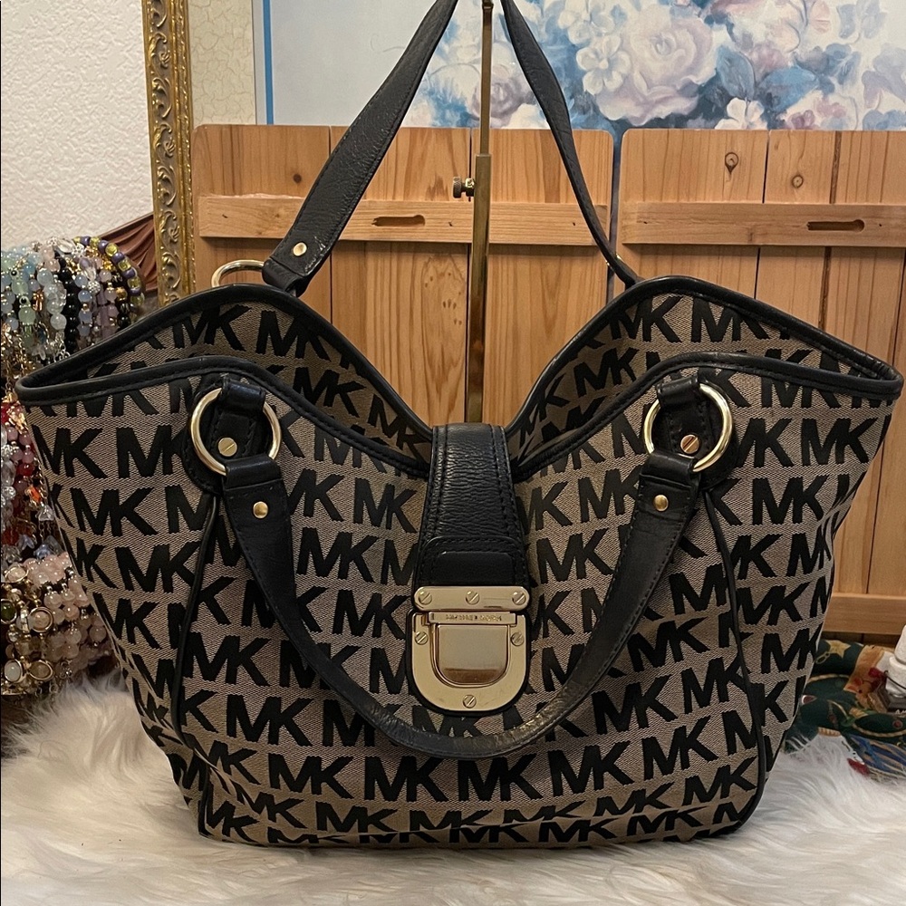 💜Michael Kors Black and Brown Logo Tote - Picture 12 of 12